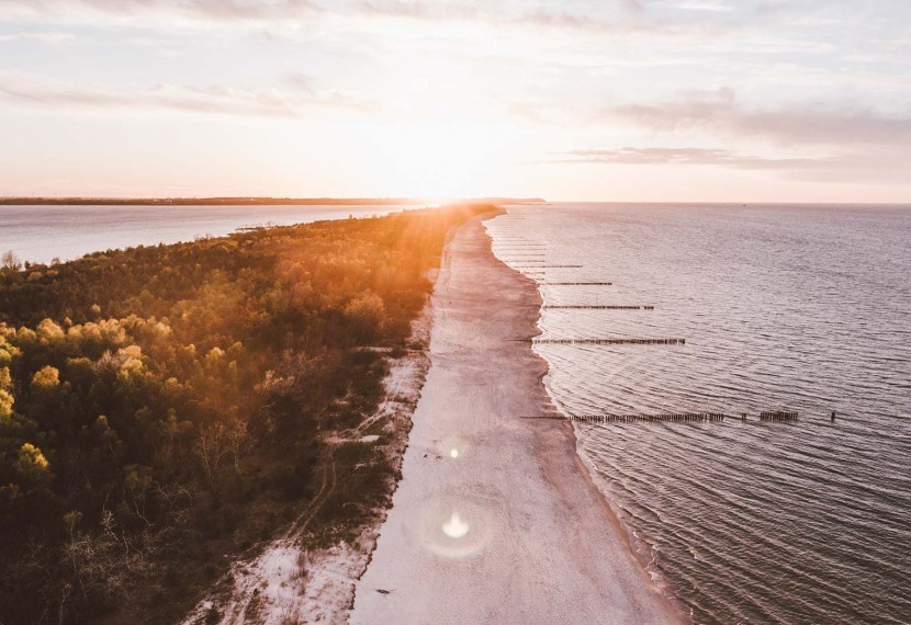 Dlaczego Chałupy są dobrym miejscem do nauki kitesurfingu?