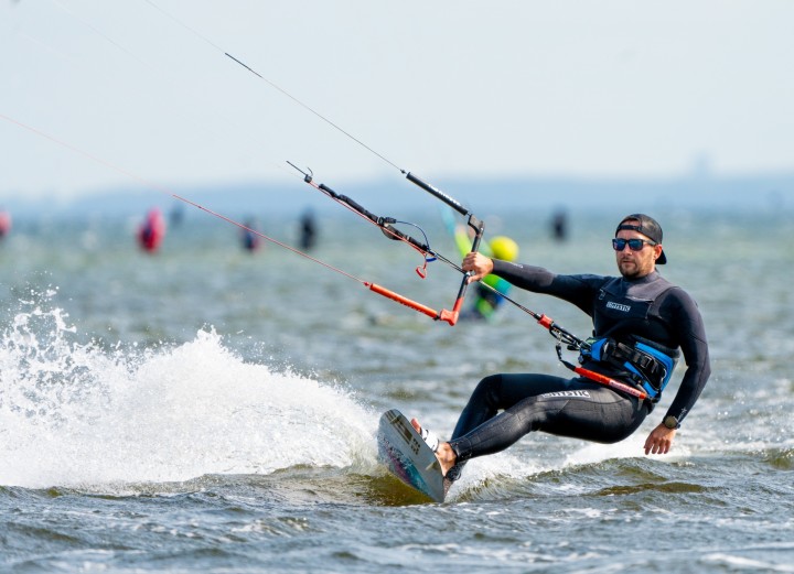 najlepsza-szkola-kitesurfingu-chalupy-ekolaguna-malayka46.jpg