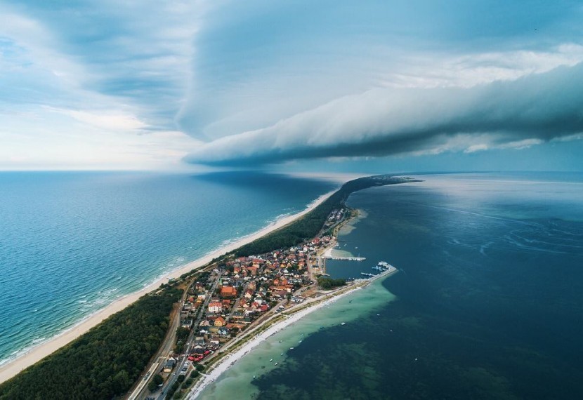 Hel czy Chałupy — gdzie lepiej zacząć kitesurfing?