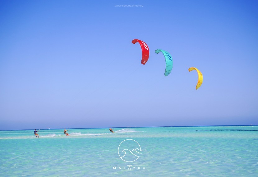 Ile potrzebujesz latawców, żeby rozpocząć przygodę z kitesurfingiem?