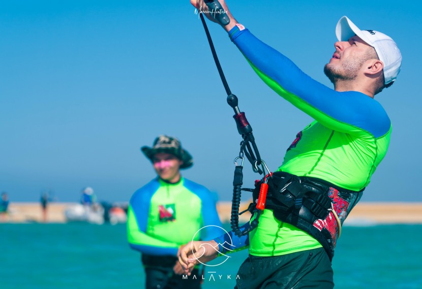Czy trudno nauczyć się kitesurfingu?