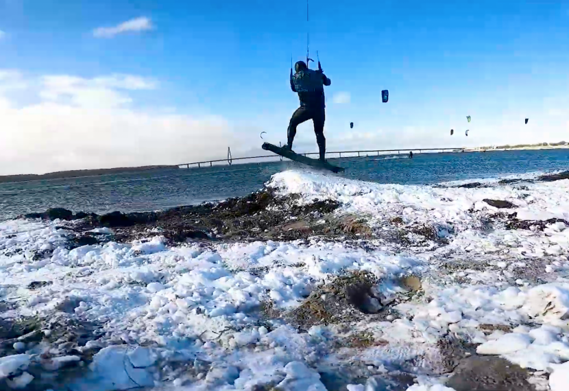 Snowkite z deską kitesurfingową ;)