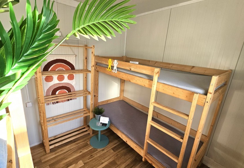 Nowoczesne zakwaterowanie obozowe Malayka – Serce Obozu w Jednym Miejscu